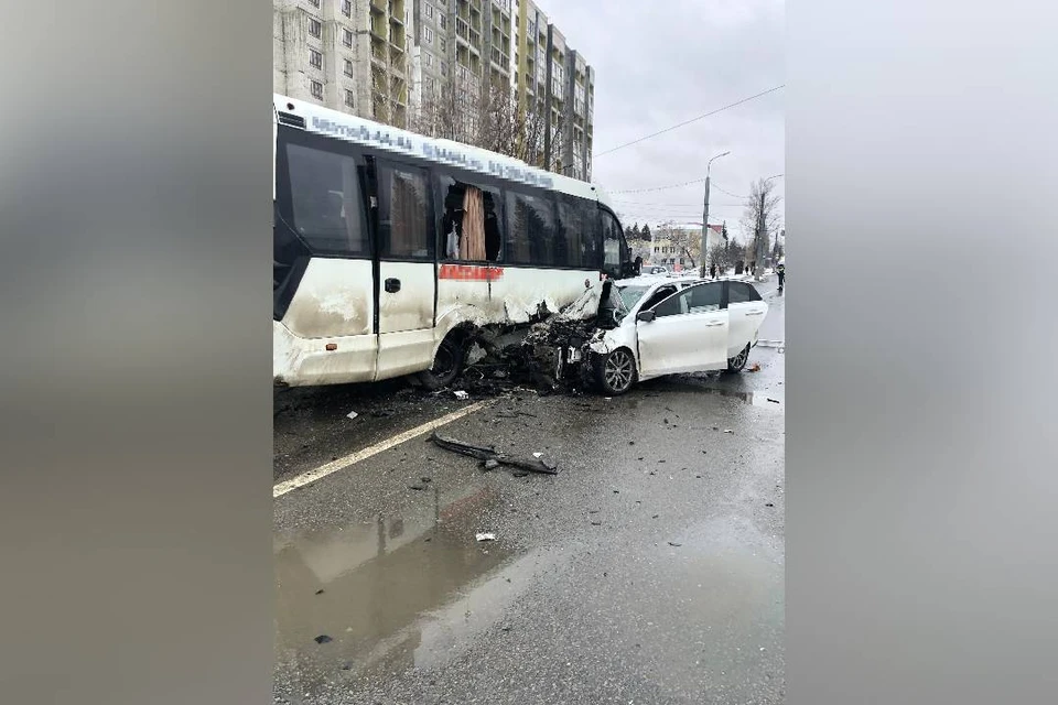 Жители Нижегородской области, находившиеся в автобусе, пострадали при столкновении