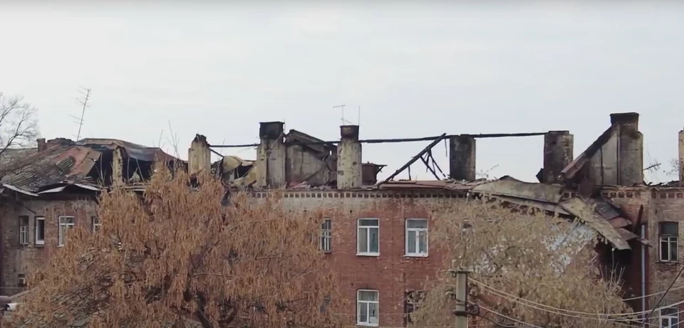 Крыша здания обвалилась. Фото: скриншот видео