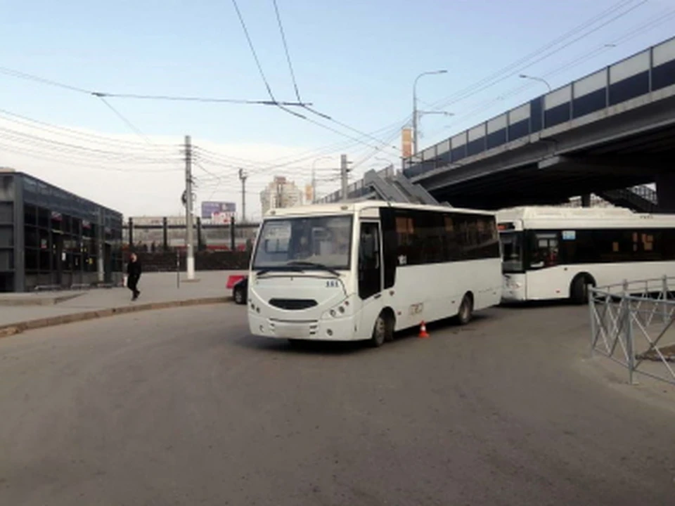 Вокзал волгоград маршрутка. Автобус Волгоград. Автобус Волжский. Маршрутка Волгоград. Общественный транспорт Волгограда.