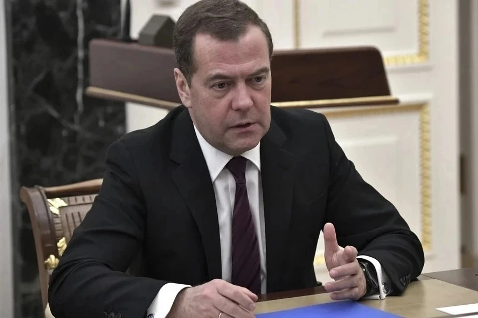 Дмитрий Медведев: Говорить о сроках окончания СВО может только Путин