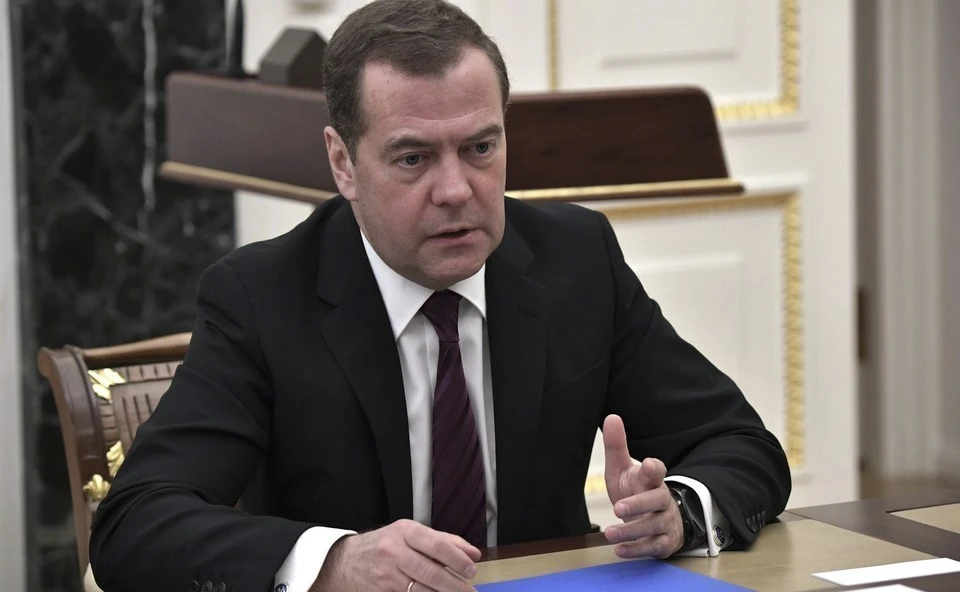 Медведев оценил стоимость электрического «Москвича»