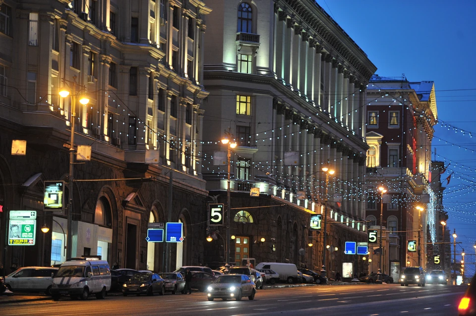 Предлагается погасить внешнюю подсветку зданий