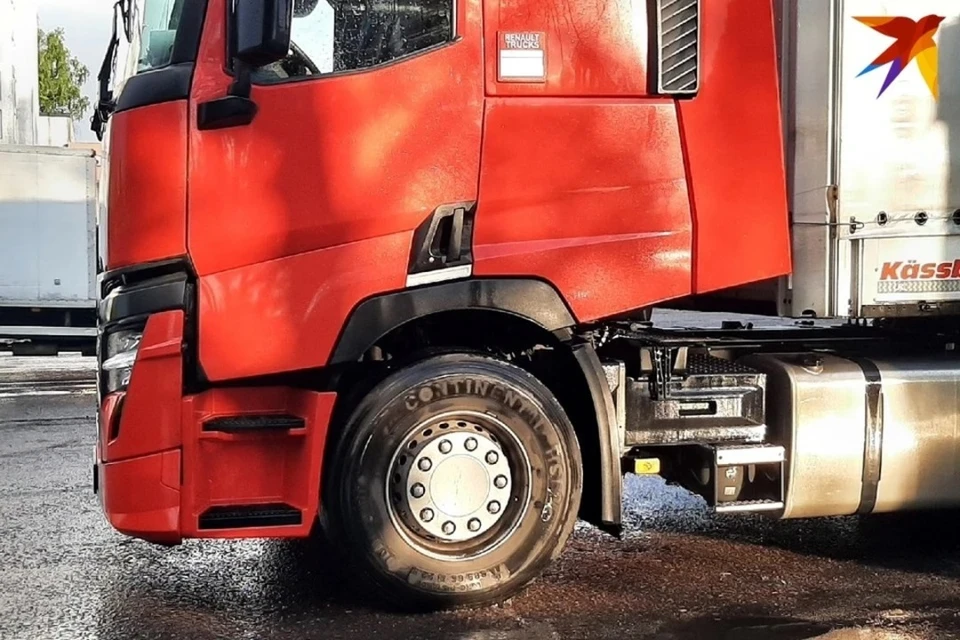 Водитель фуры в документе изменил страну разгрузки с RUS на BELARUS. Снимок носит иллюстративный характер. Фото: архив «КП»