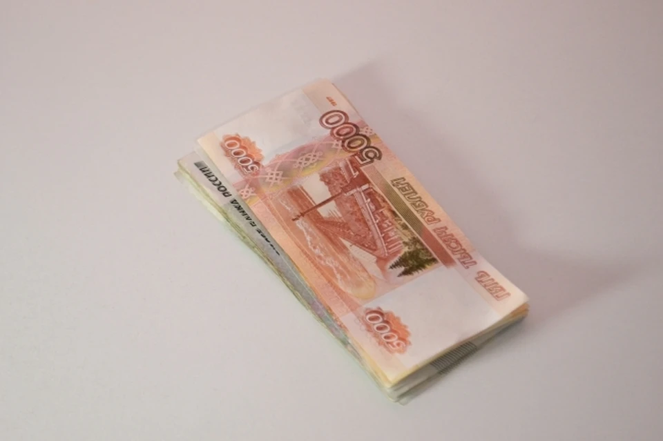 Жительница Новосибирска пожаловалась на супермаркет, отказавшийся возвращать ей 10 тысяч рублей.