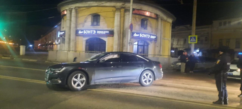 Водитель, попавший в аварию на площади Ленина, был пьян.