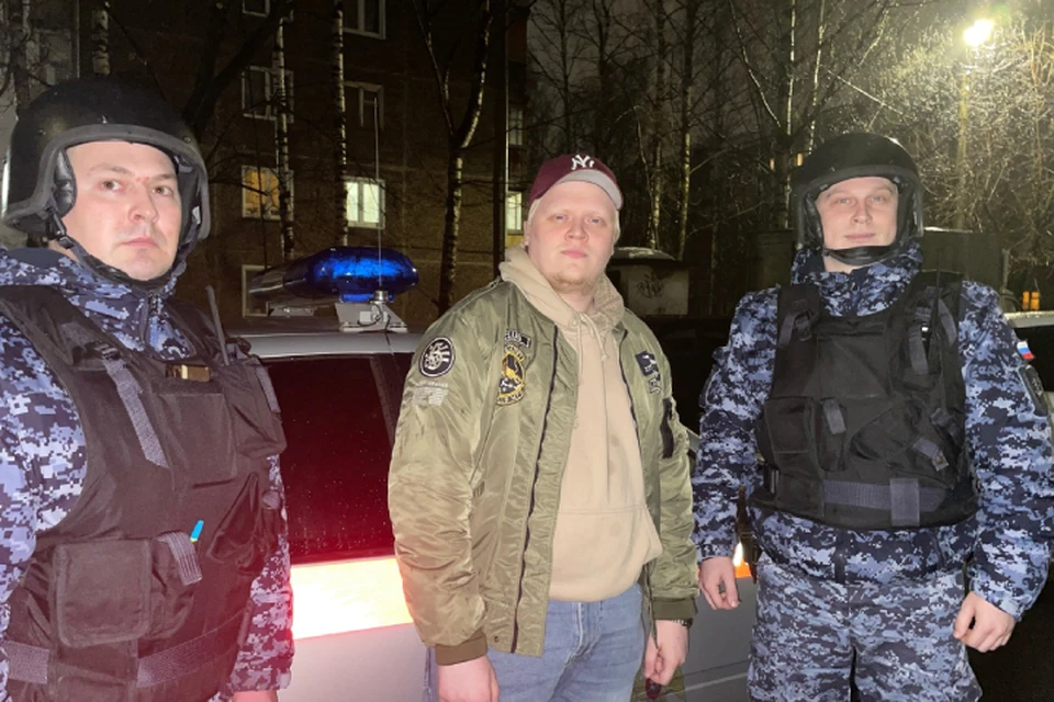 В честь праздника национальной гвардии РФ корреспондент поучаствовал в дежурстве вместе с бойцами.