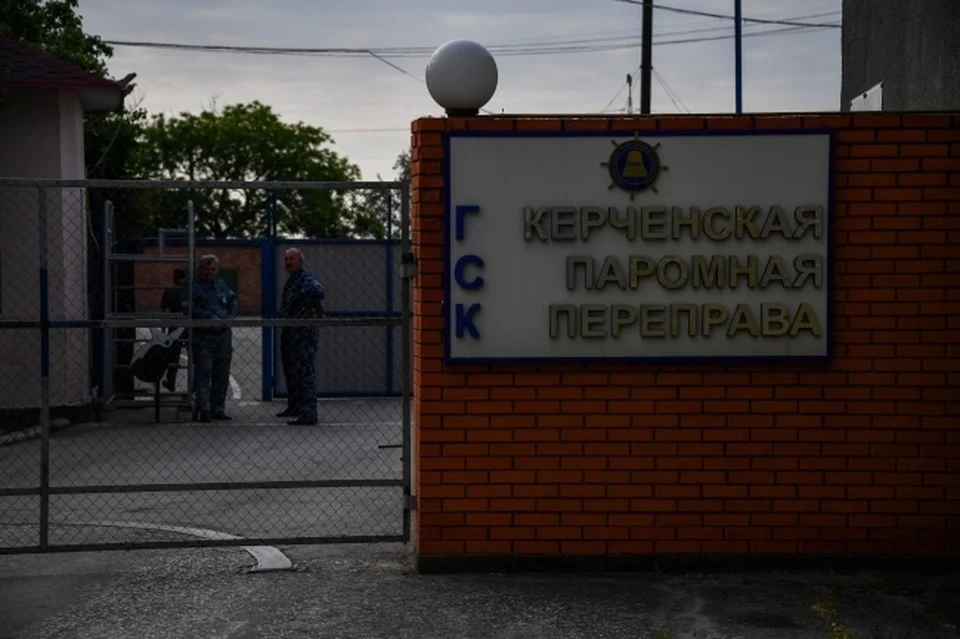 Работа Керченской паромной переправы вновь приостановлена из-за ухудшения погодных условий
