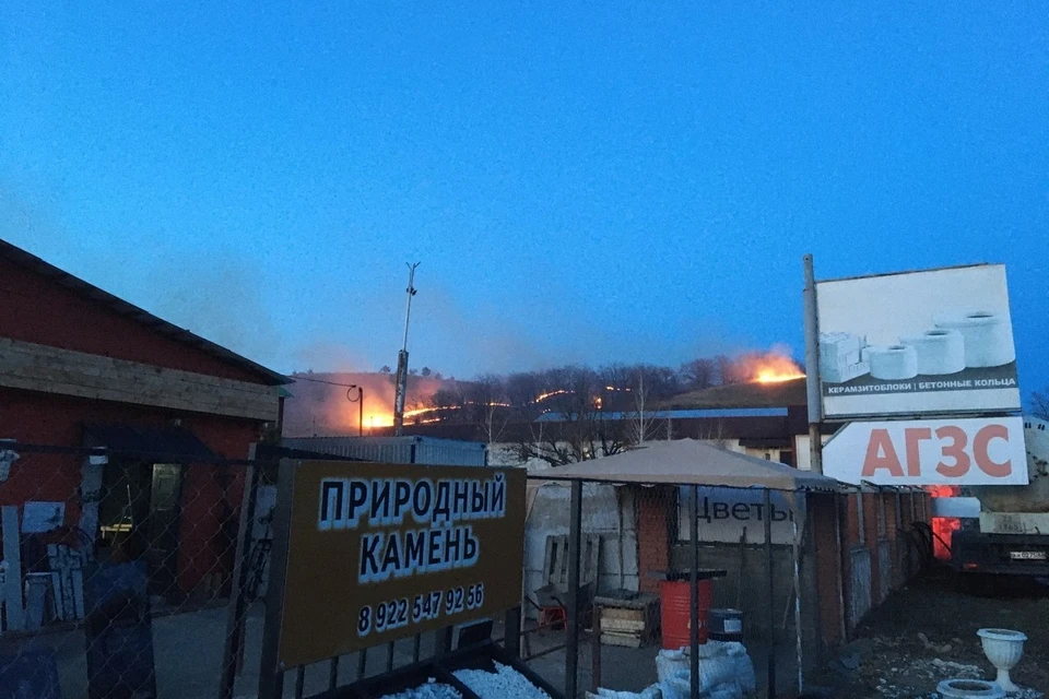 Причины пожара выясняются. Фото: "Подслушано Бузулук"