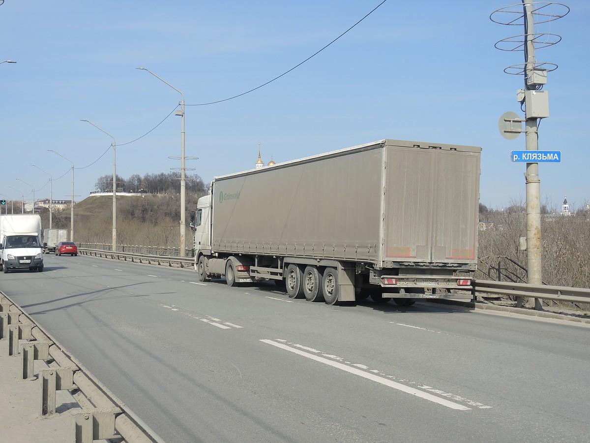 Во Владимире на мосту через Клязьму начали штрафовать водителей грузовиков  - KP.RU