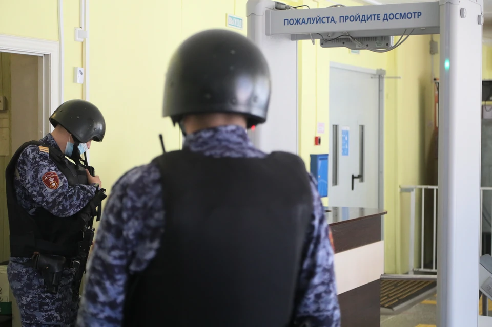 В новосибирских школах усилят защиту.