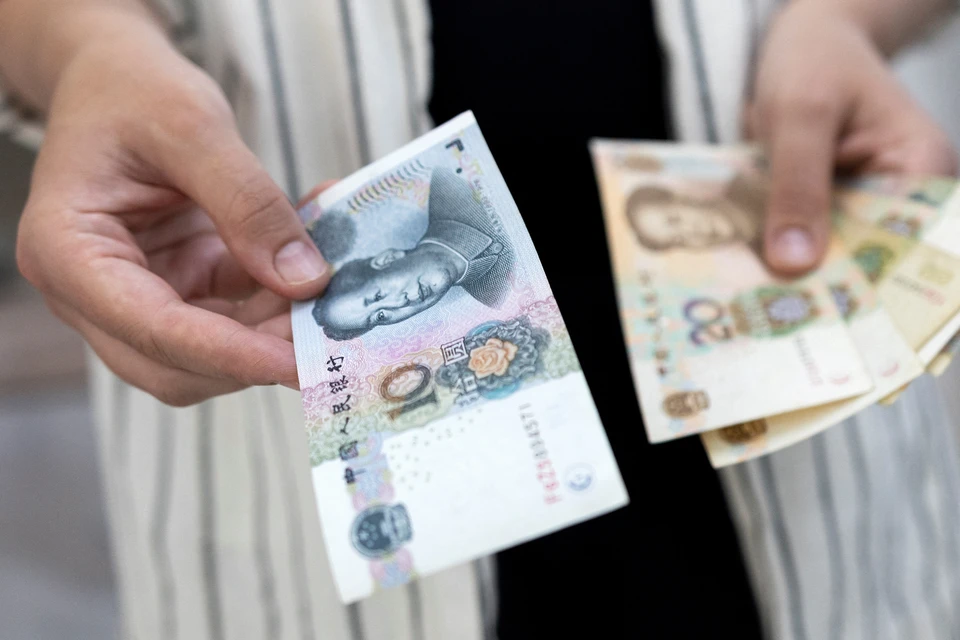 Курс юаня превысил 12 рублей впервые с 21 апреля 2022 года