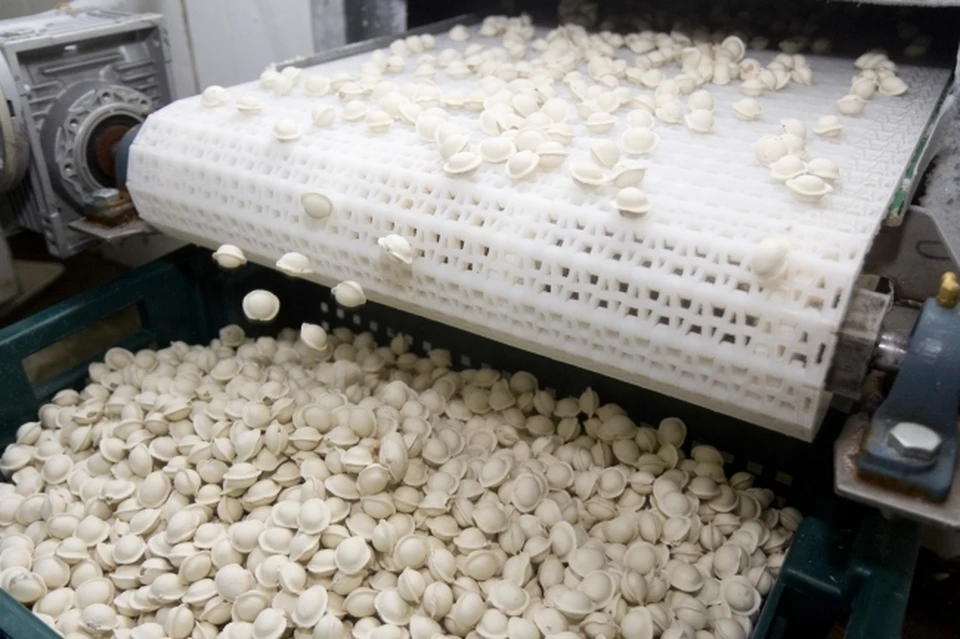 Под Волгоградом в магазины попала крупная партия опасных пельменей и колбасы