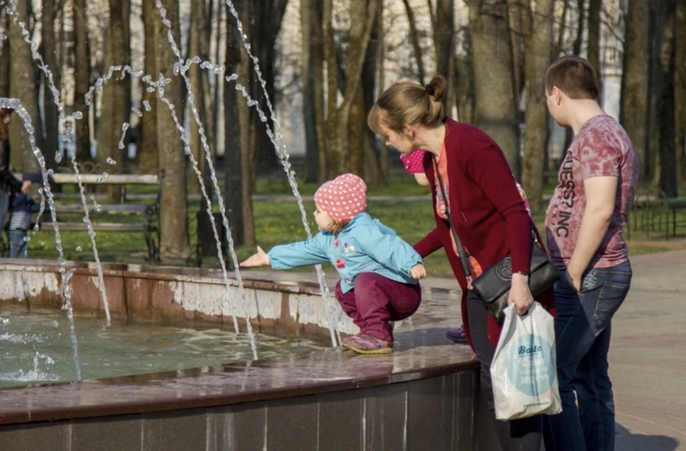 Сезон фонтанов стартовал в Смоленске. Фото: пресс-служба администрации города.