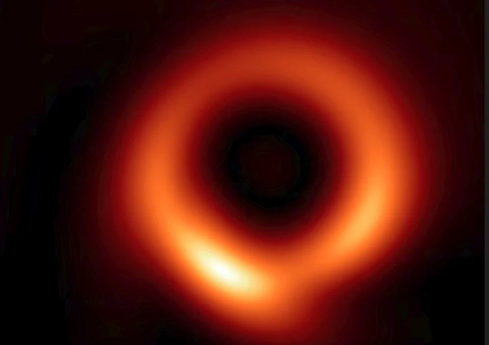 Ученые впервые получили подробную фотографию черной дыры - KP.RU
