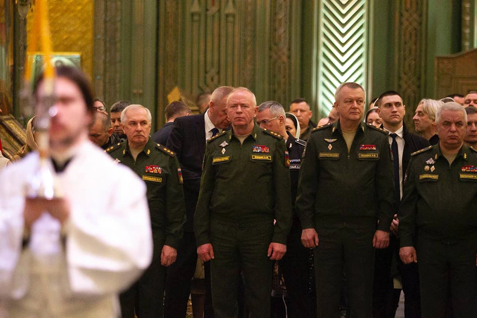 В Главном храме Вооруженных сил России проходит пасхальная служба - KP.RU