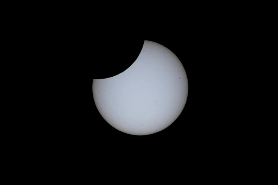 Редкое гибридное затмение Солнца можно будет увидеть 20 апреля. Снимок носит иллюстративный характер. Фото: REUTERS