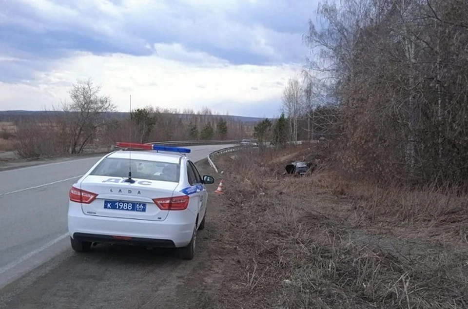 В аварии серьезно пострадал и водитель, и его 20-летняя пассажирка. Фото: УГИБДД по Свердловской области