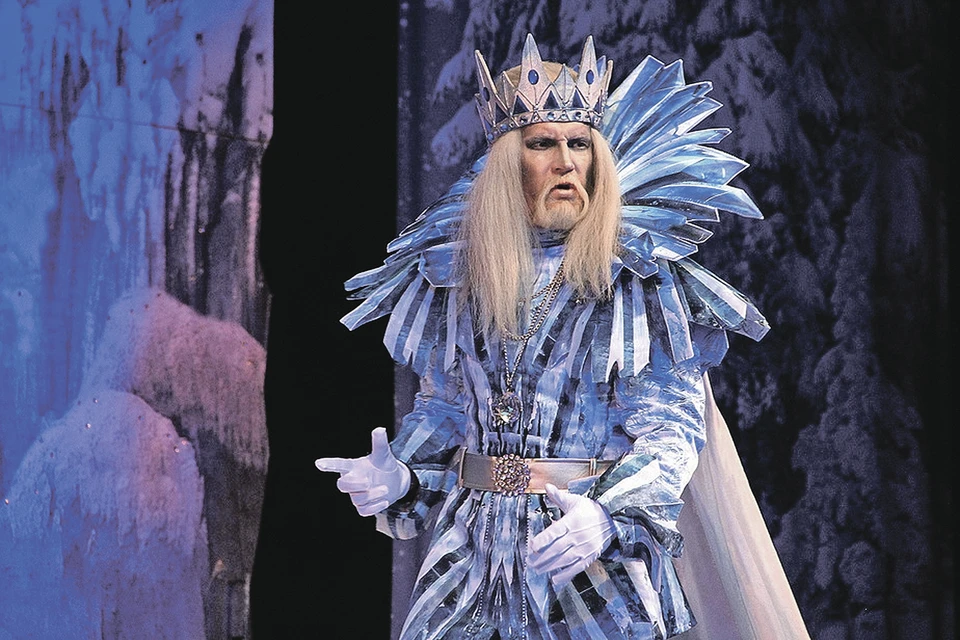 «Царь Холод, или Волшебный гребень» на сцене луганского театра.