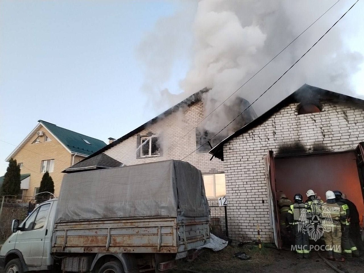 Частный дом сгорел в Автозаводском районе - KP.RU