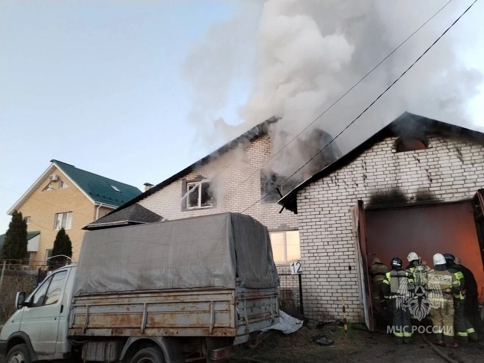 Частный дом сгорел в Автозаводском районе. Фото: ГУ МЧС России по Нижегородской области