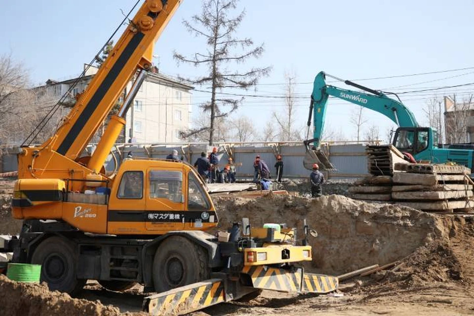 В Иркутске на бульваре Рябикова возводят детскую поликлинику на 500 посещений в смену