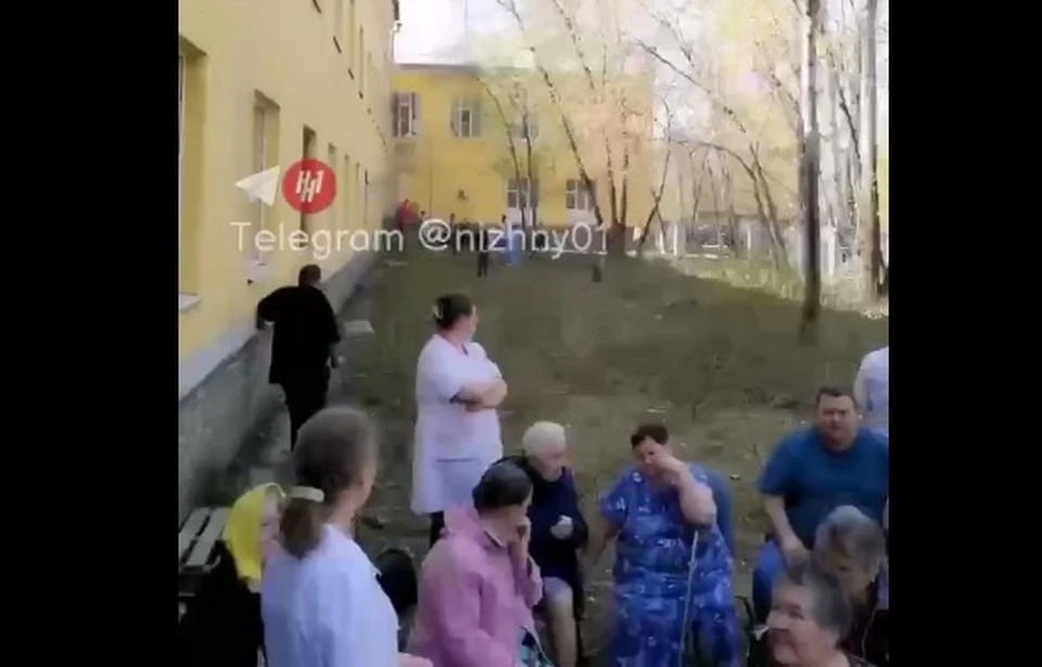 Больницу №10 эвакуировали в Нижнем Новгороде 24 апреля. Фото: тг-канал "Нижний №1"