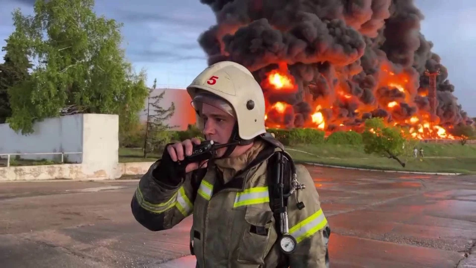 Пожар произошел в микрорайоне Казачья Бухта утром 29 апреля. Фото: Tg-канал Михаила Развожаева