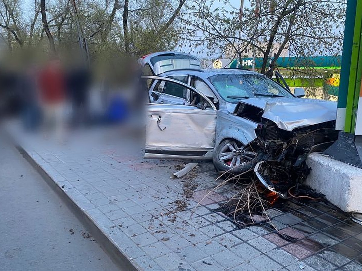 В полиции озвучили подробности смертельной аварии в центре Владивостока 1  мая - KP.RU