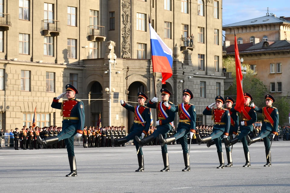 Первая сборная репетиция в месте проведения военного парада прошла вечером