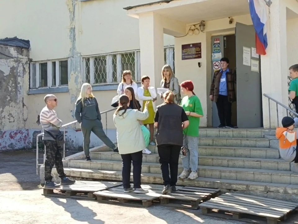 Мальчику рекомендовали учиться дома, но родители не верят, что это будет выполнено