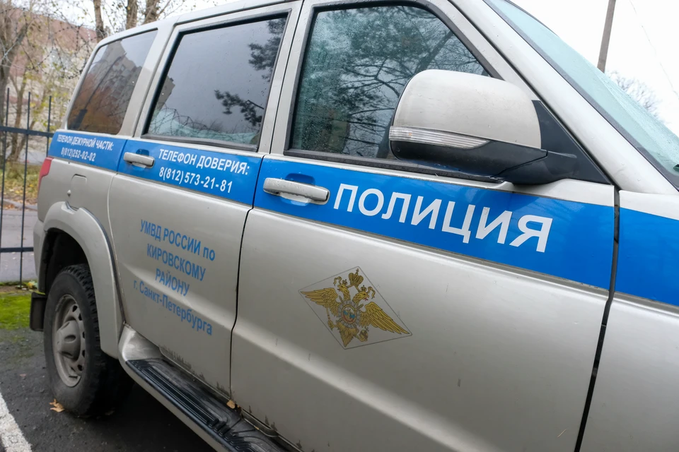 Полицейскими проводится проверка обстоятельств ДТП в Петергофе