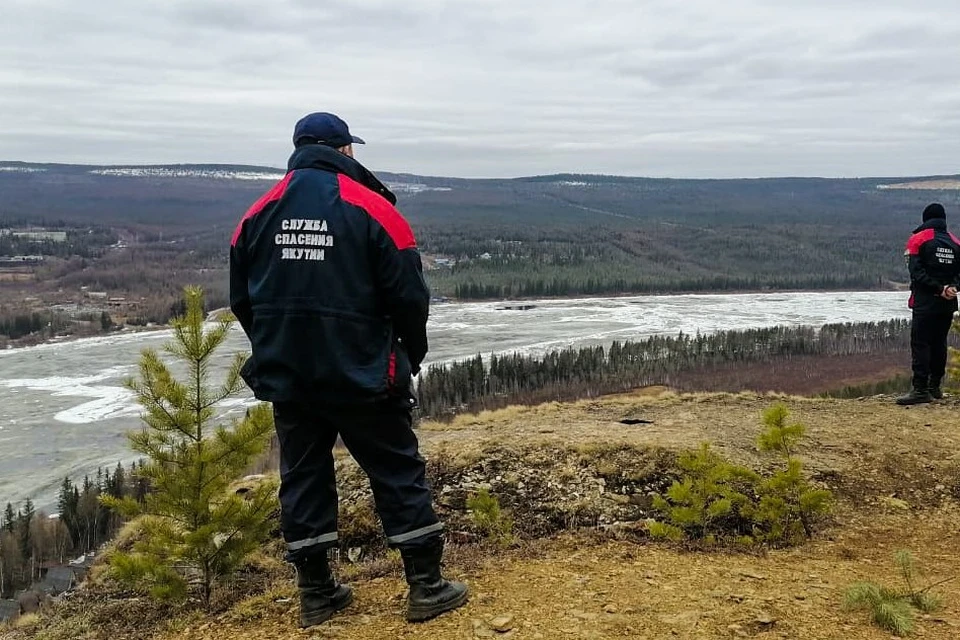 Якутские спасатели наблюдают за состоянием реки. Фото: ГУ МЧС России по Якутии