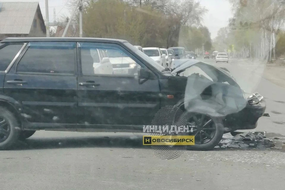 ДТП произошло в Ленинском районе. Фото: "Инцидент Новосибирск"
