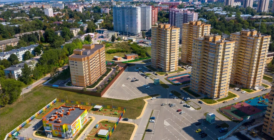 Расположен жилой комплекс «Престиж» по соседству с ЖК «Солнечный» - в Привокзальном округе Тулы, на улице Седова.