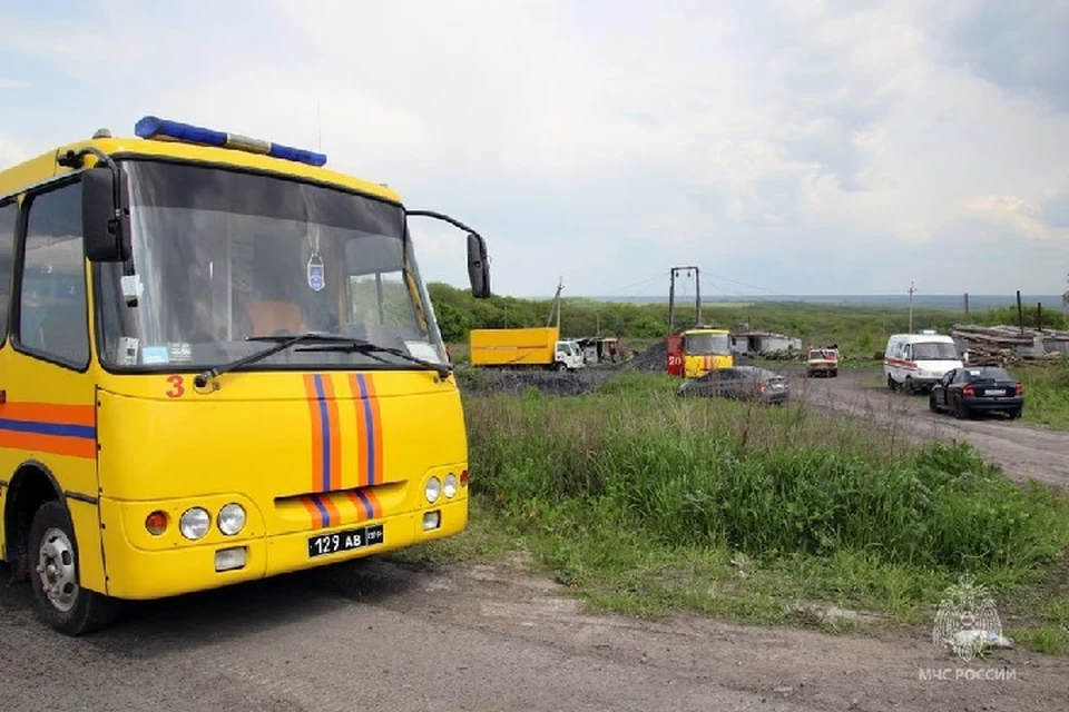 В спасательных работах участвовали 6 единиц спецтехники и 31 сотрудник МЧС. Фото: МЧС ДНР