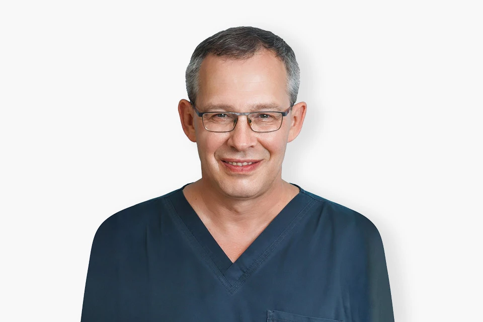 Доктор медицинских наук Виктор Миронов обладает большим опытом лечения самых сложных случаев урогинекологической патологии. Фото: «ДНК Клиника»