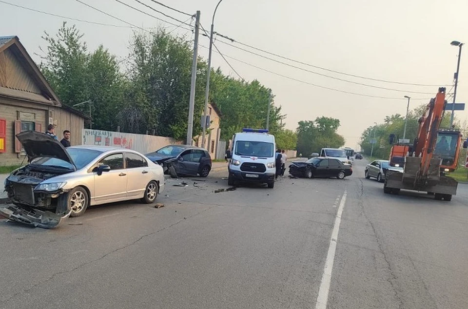 В ДТП пострадали три человека. Фото: УГИБДД по Екатеринбургу