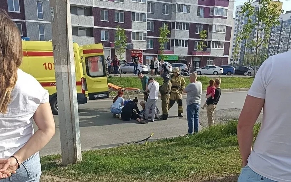 Мальчика увезли в больницу. Фото: Алексей Бобров