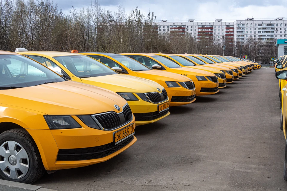 Теперь автопарки обновляются за счет китайских и российских автомобилей.