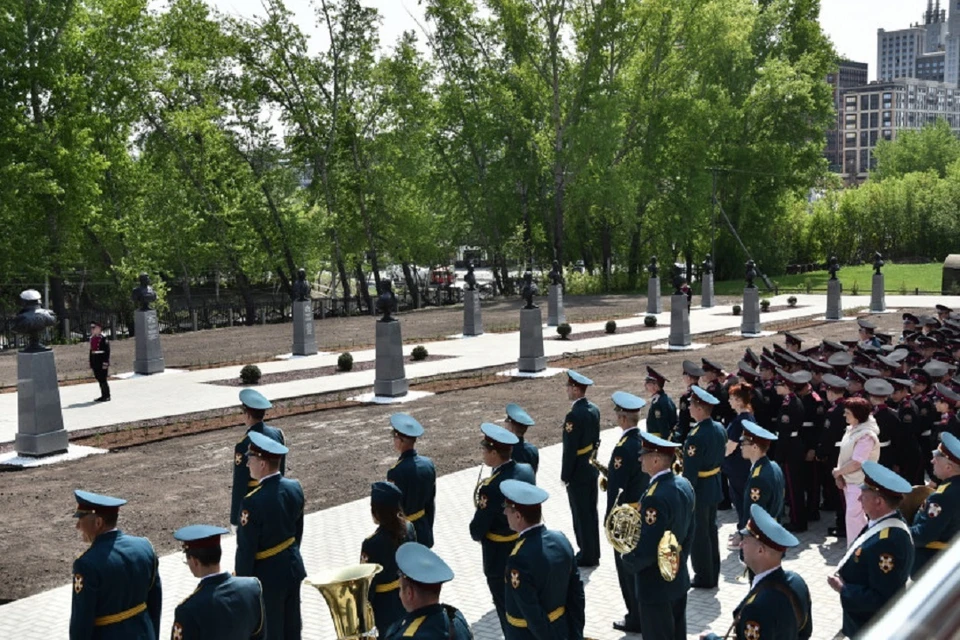 Аллея кадетской славы России открылась в Новосибирской области. Фото: правительство НСО.