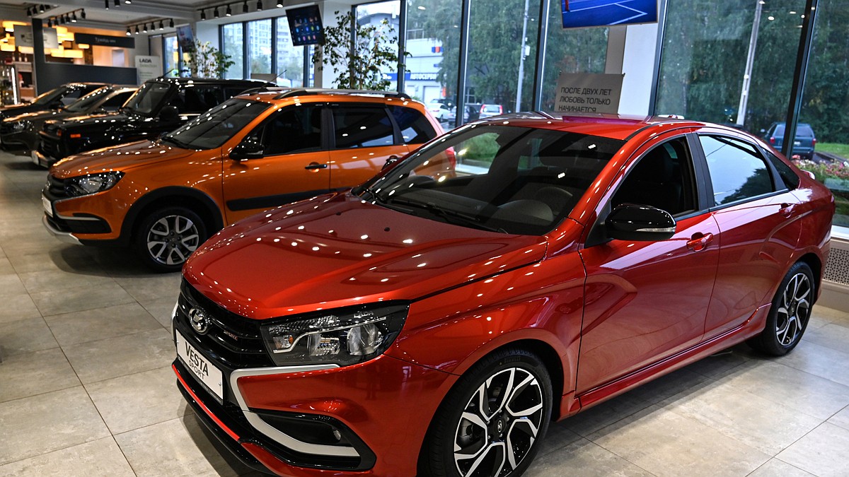 Lada Vesta Comfort - Лада Веста Комфорт: Что входит в комплектацию, цена в  2023 году - KP.RU