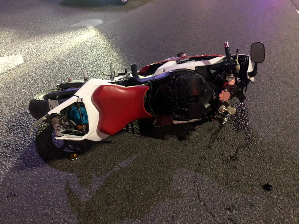 Мотоцикл после аварии.