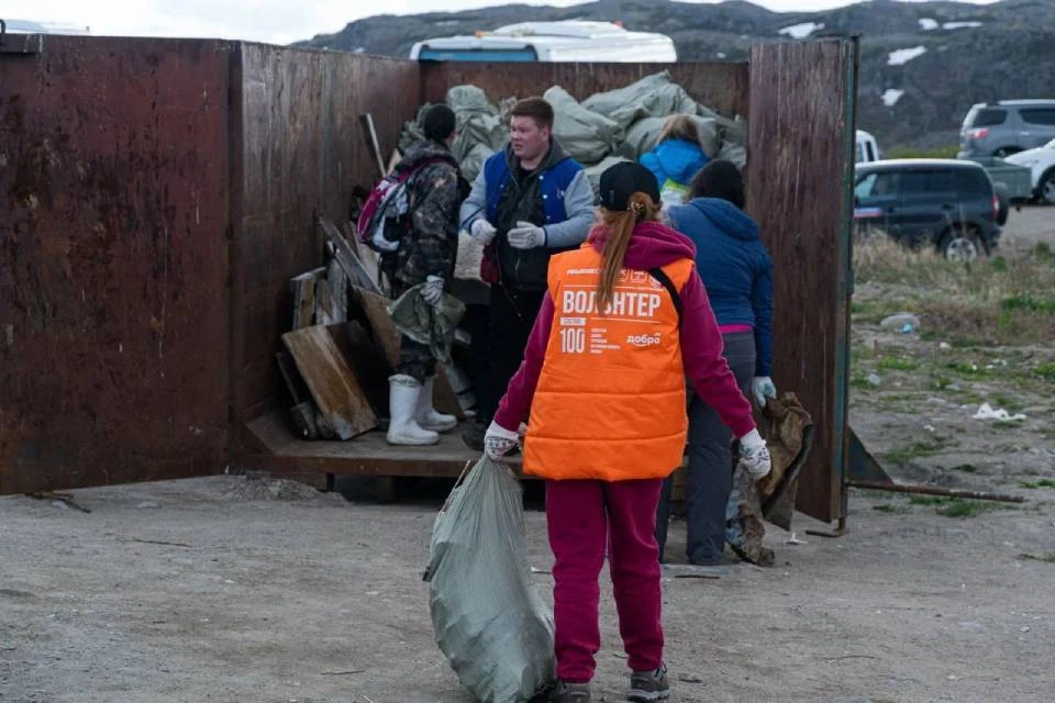 Волонтеры провели уборку на территории природного парка. Фото: t.me/oopt_murmansk