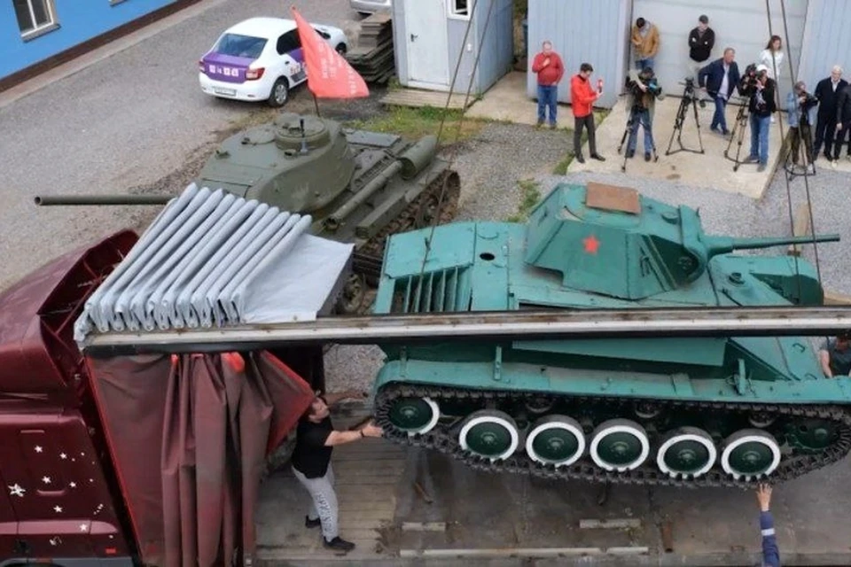 Отреставрированный танк планируют вернуть в Мелитополь до 23 октября. ФОТО: скриншот из видео "ТАСС"