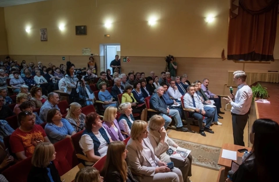 Василий Анохин проведёт открытую встречу с жителями Глинковского района. Фото: страница врио губернатора Василия Анохина в соцсети.