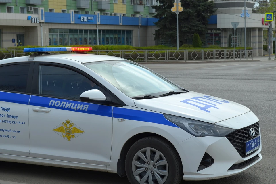 В Липецком районе 27-летний водитель ВАЗа не справился с управлением