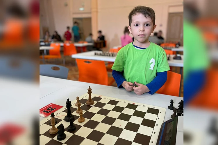 Первый успех федерального масштаба: что помогло пятилетнему приморцу победить в чемпионате страны по шахматам
