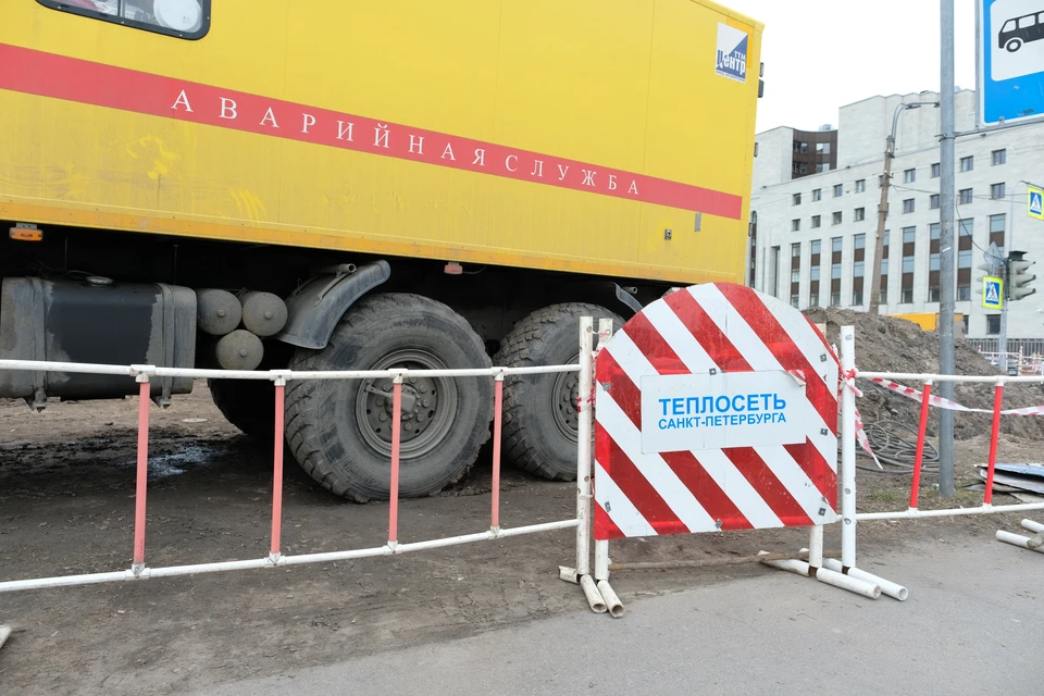 Власти Петербурга объяснили отключение горячей воды летом вынужденными проверками теплосетей.