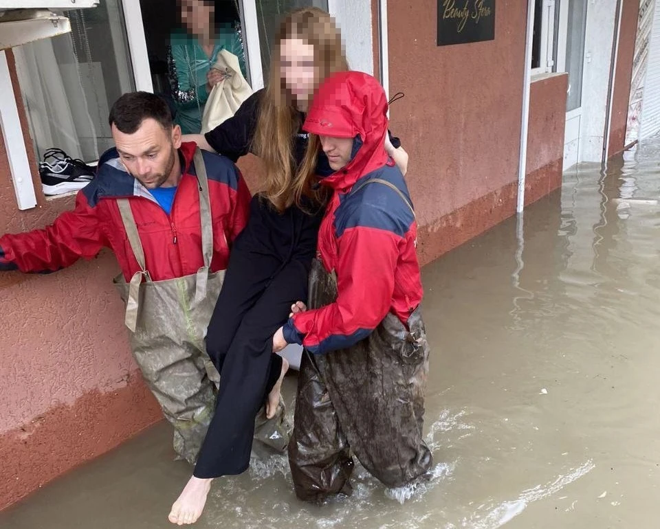 На пляже в севастополе