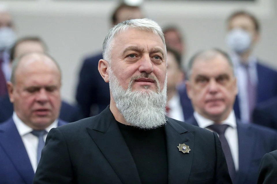 Глава Чечни Рамзан Кадыров сообщил, что депутат Госдумы Адам Делимханов жив, здоров, и даже не ранен.